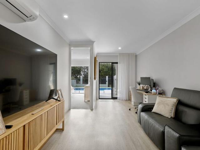 Stunning Coastal Four Bedroom House