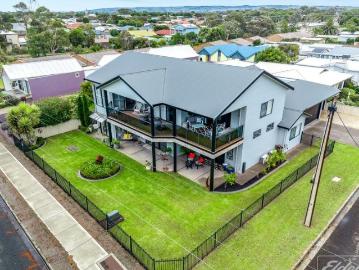 Stunning Coastal Living in a Prime Position