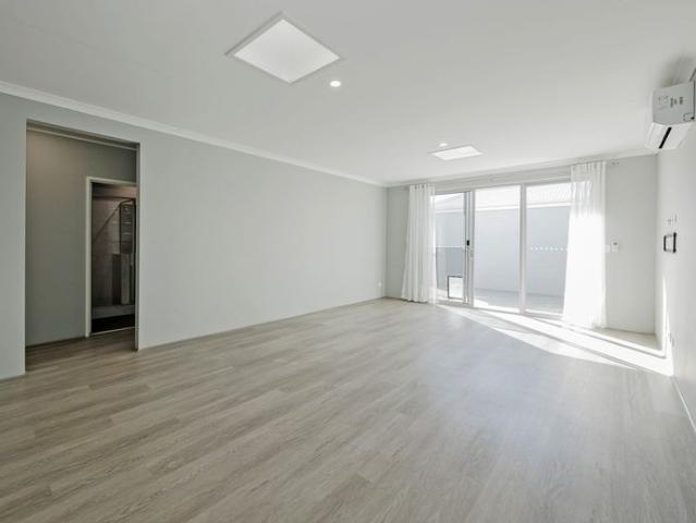 Stunning Coastal Living in Jindalee Ocean Views & Luxury Finishes!