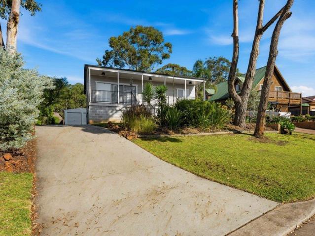 Stunning Coastal Retreat in Manyana