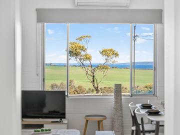 Stunning Coastal Retreat with Panoramic Views to Kangaroo Island