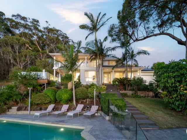 Stunning Coastal Retreat with Sweeping Bay Views in Corlette