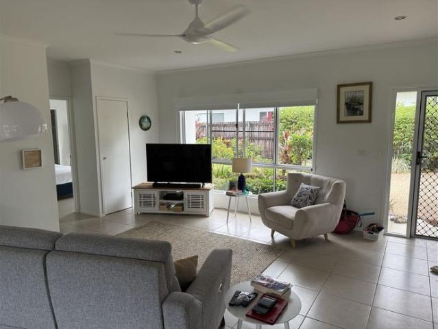Stunning Coastal Villa – 200m to the Beach | Short Term Lease | $595 per week