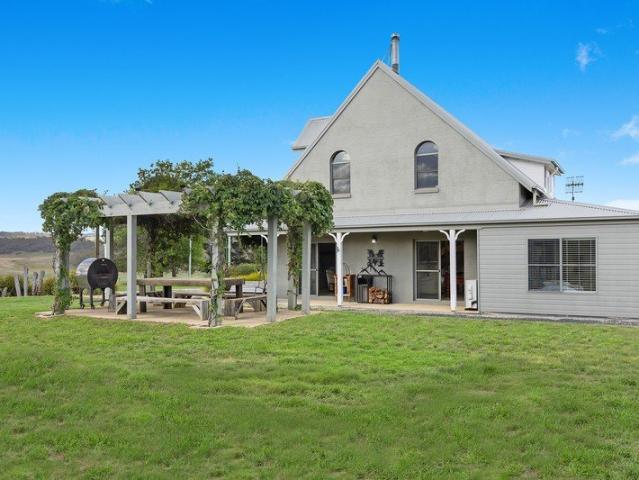 Stunning Country Home on Double Block