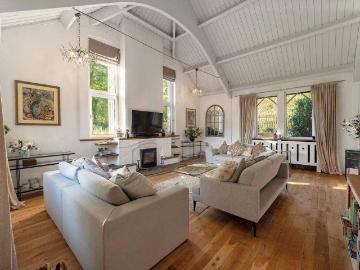 Stunning country house available for three to six months