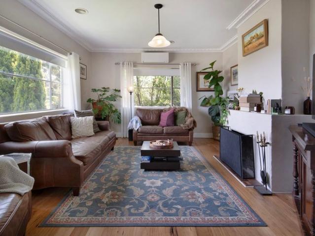 Stunning Country Views – Beautifully Renovated Double Brick Cottage