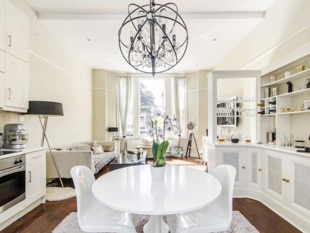 Stunning Clapham Old Town flat with garden