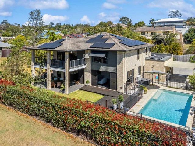 Stunning Clarendon Home with Pool & Parkland Views