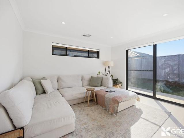 STUNNING DESIGN, STUNNING LOCATION, STUNNING LIFESTYLE!