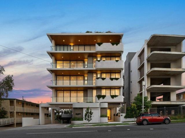 Stunning designer apartment in brand new boutique complex