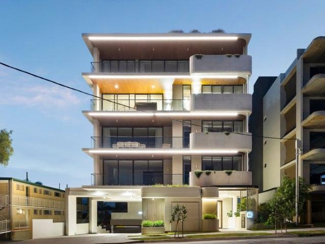 Stunning designer apartment in brand new boutique complex