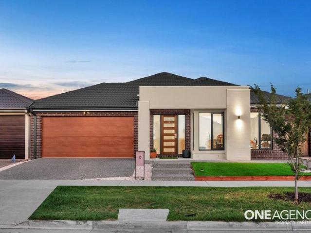 Stunning Display Quality Home with Soaring 3.5m Ceilings Westbrook Estate