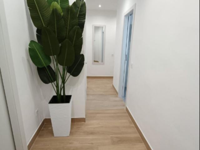 Stunning Double Bedroom close to Clot Metro