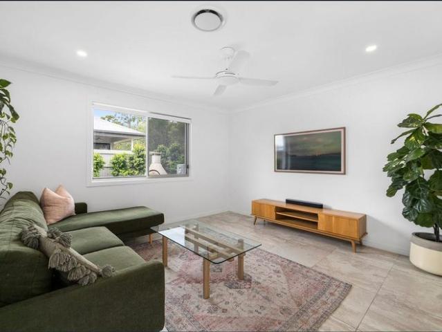 Stunning Double Storey Hamptons Style Family Home with Ducted Air Conditioning!