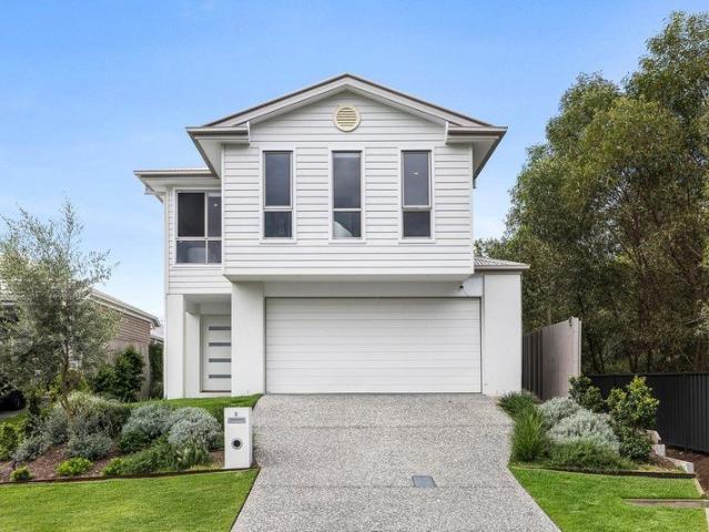 Stunning Double Storey Hamptons Style Family Home with Ducted Air Conditioning!