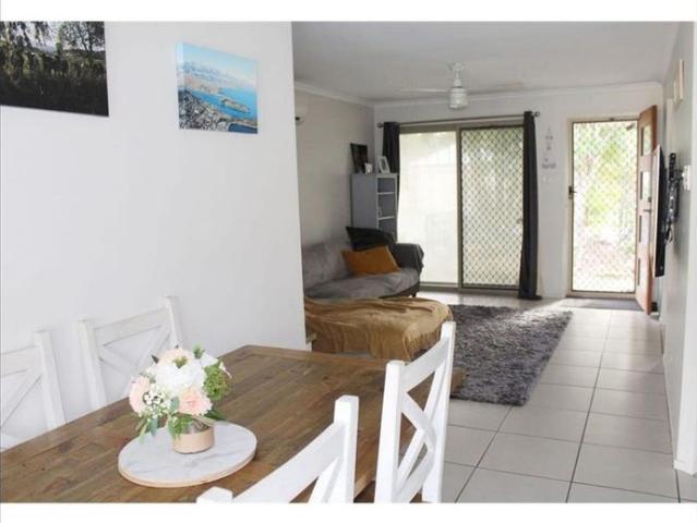 STUNNING DUPLEX IN IDEAL LOCATION