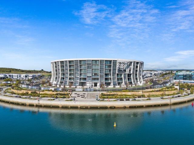 STUNNING EAST FACING, LUXURY 2 BEDROOM WATERFRONT APARTMENT WITHIN NAUTILUS AT THE WATERFRONT