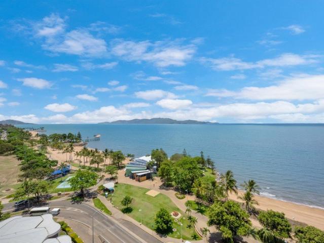 STUNNING END UNIT WITH MAGNIFICENT VIEWS