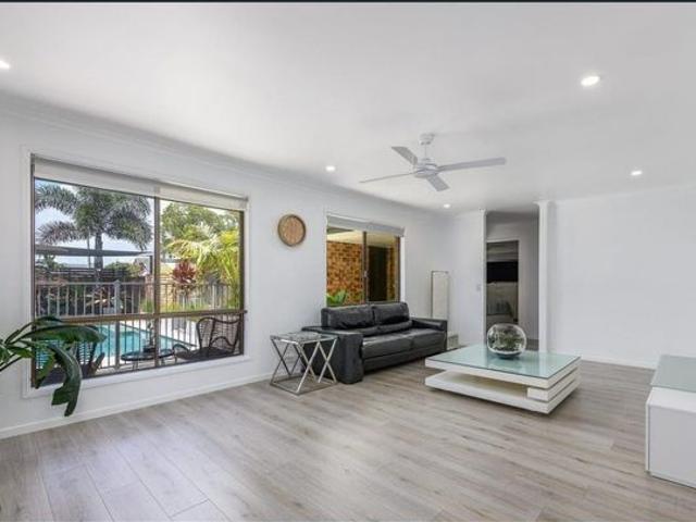STUNNING ENTERTAINERS HOME WITH SPARKLING POOL and SOLAR
