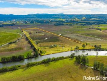 Stunning Escarpment Views on 66.4 Acres
