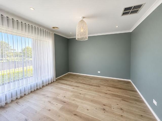 STUNNING EX DISPLAY HOME WITHIN SEVEN CREEKS ESTATE