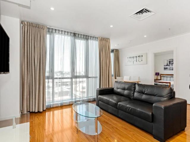 Stunning Executive 2 Bedroom Fully Furnished Apartment