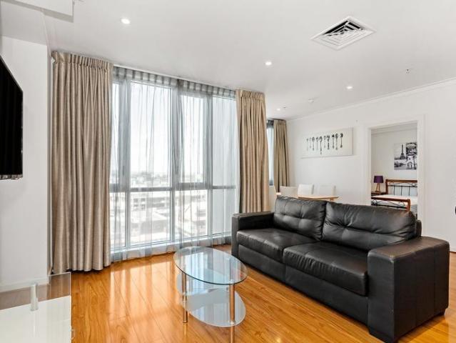 Stunning Executive 2 Bedroom Fully Furnished Apartment