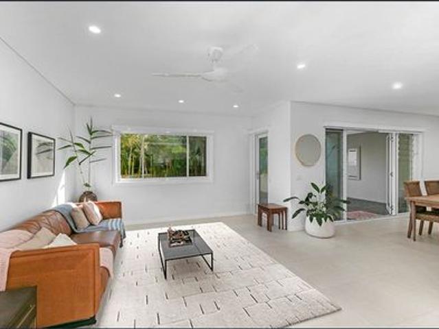 Stunning Executive Garden Apartment