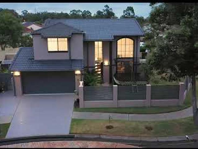 Stunning Executive Family Home 1 block to Main River!