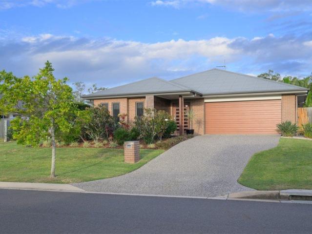 Stunning, Executive Family Living With Outdoor Entertaining and Gorgeous Pool!