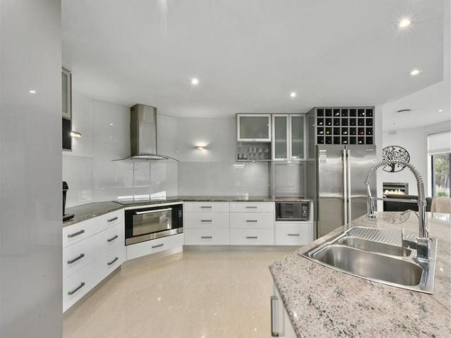 Stunning Executive Family Living on Acreage in Riverside