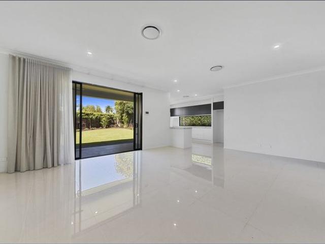 Stunning executive home with ducted air conditioning and solar