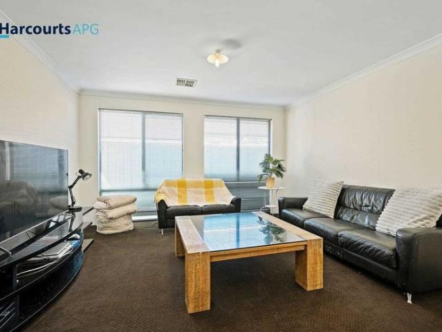 Stunning Executive Home With Large Shed Perfect For Families