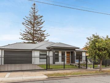 Taperoo, Adelaide, South Australia - Equipped kitchen