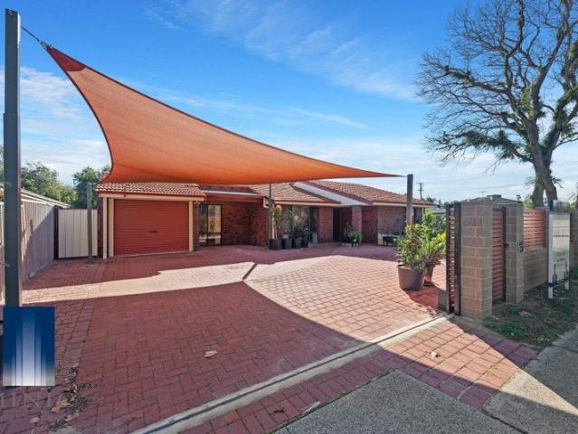 STUNNING FAMILY HOME!