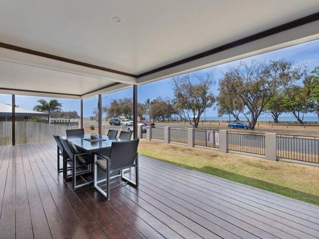 STUNNING FAMILY HOME WITH OCEAN VIEWS!