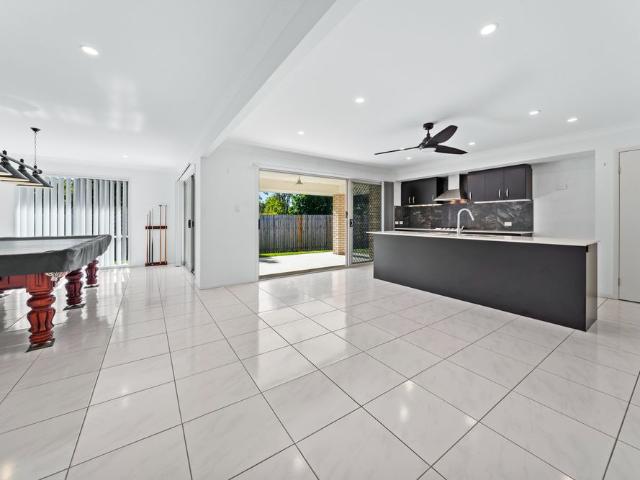 STUNNING FAMILY HOME WITH ALL THE EXTRAS