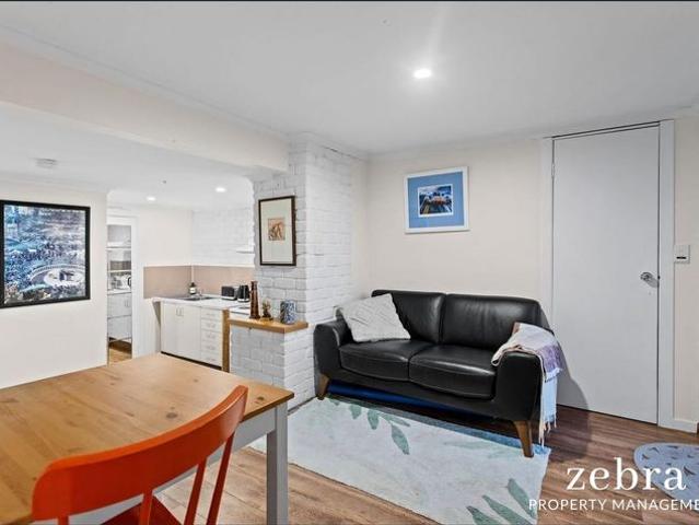 Stunning Family Home with Self Contained Apartment & Bay Views