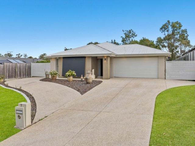 Stunning Family home with Shed & Pool