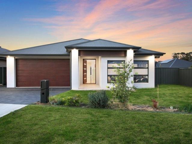 Stunning Family Home with Spa!
