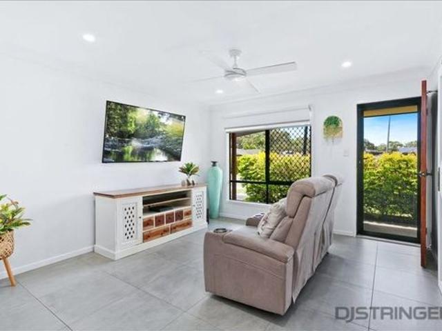 STUNNING FAMILY HOME an entertainers dream!