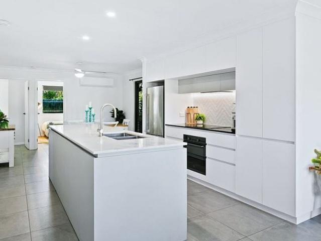 STUNNING FAMILY HOME an entertainers dream!