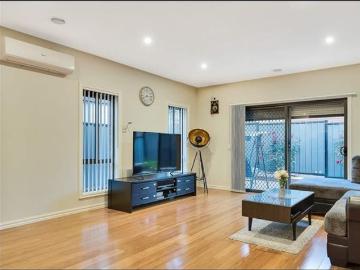 STUNNING FAMILY HOME AWAITS FOR YOU!
