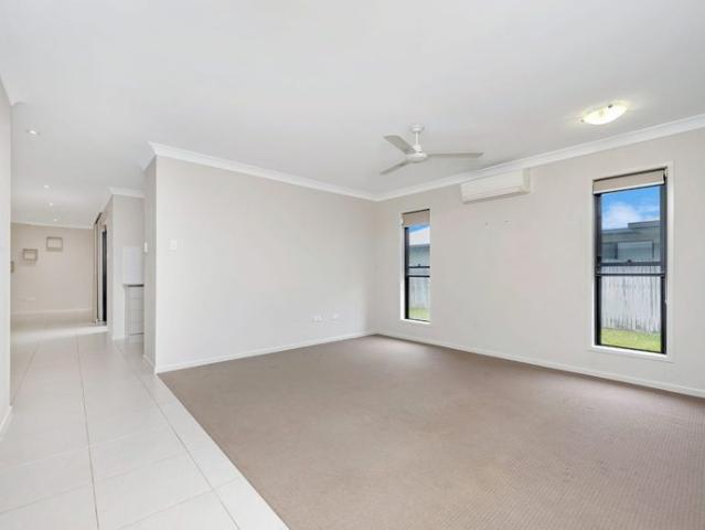 Stunning Family Home at 9 Epping Way, Mount Low BREAK LEASE