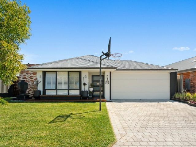 STUNNING FAMILY HOME FANTASTIC LOCATION