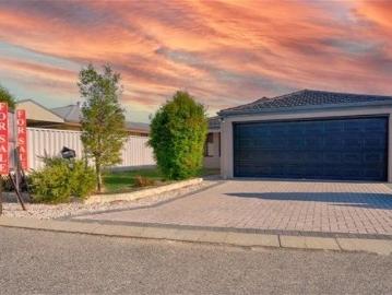 Stunning Family Home for Rent in the Desirable Community of Caversham!