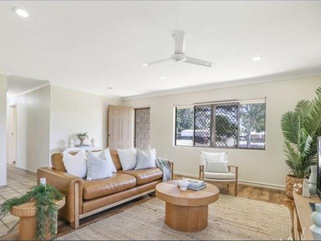 Stunning family home Great location!