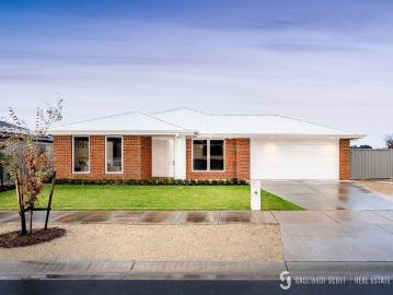 Stunning Family Home in The Vines Estate
