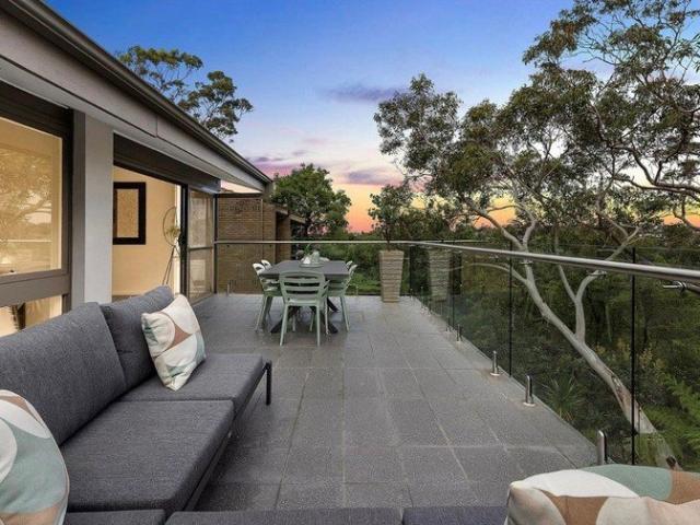 Stunning Family Home in East Killara with Bushland Views