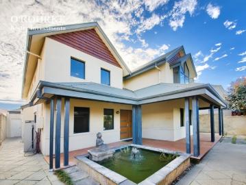 Luxury Coastal Living in Prestigious North Beach